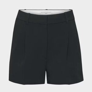 NWT Aritzia the effortless short™ mini / Size 4 / Black